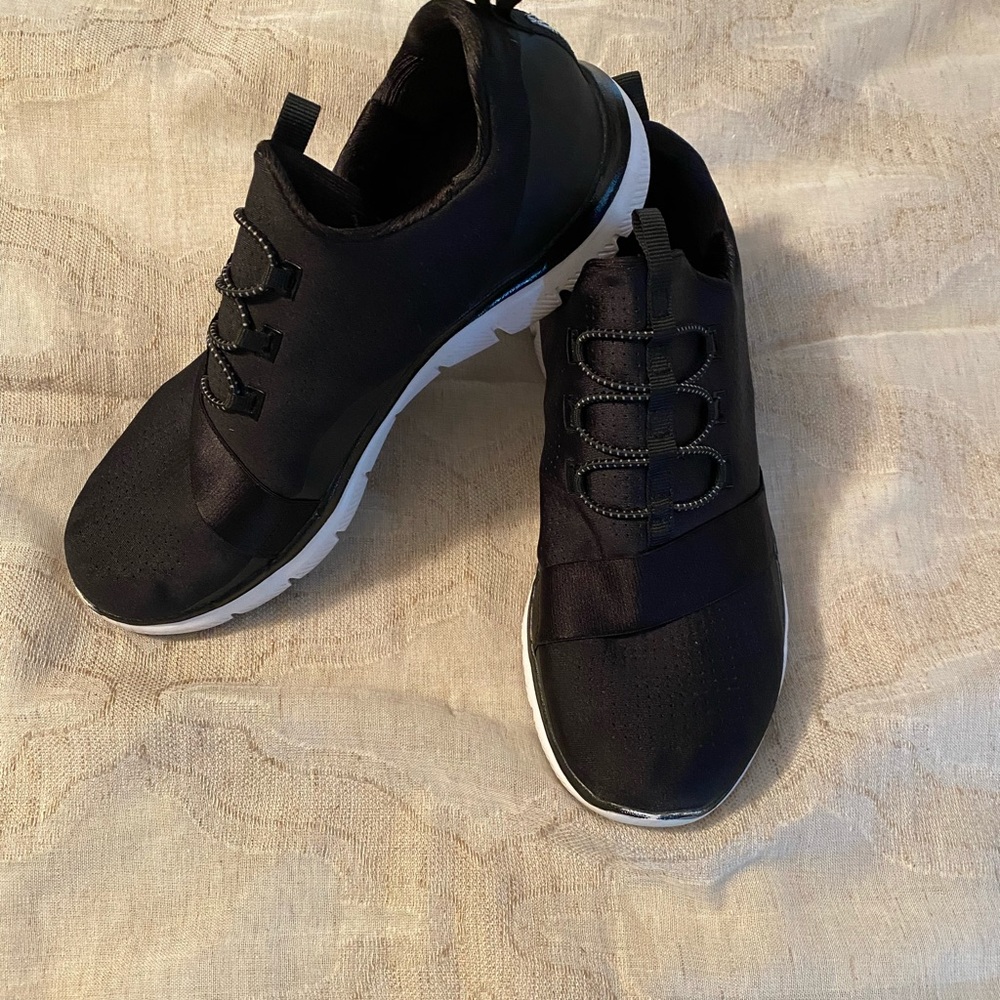 Skechers Air Cooled Memory Foam sneakers